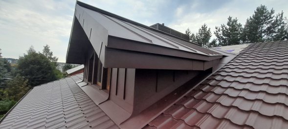 Модульная металлочерепица Аквасистем Гётеборг Двойной модуль Pural BT RAL 8017